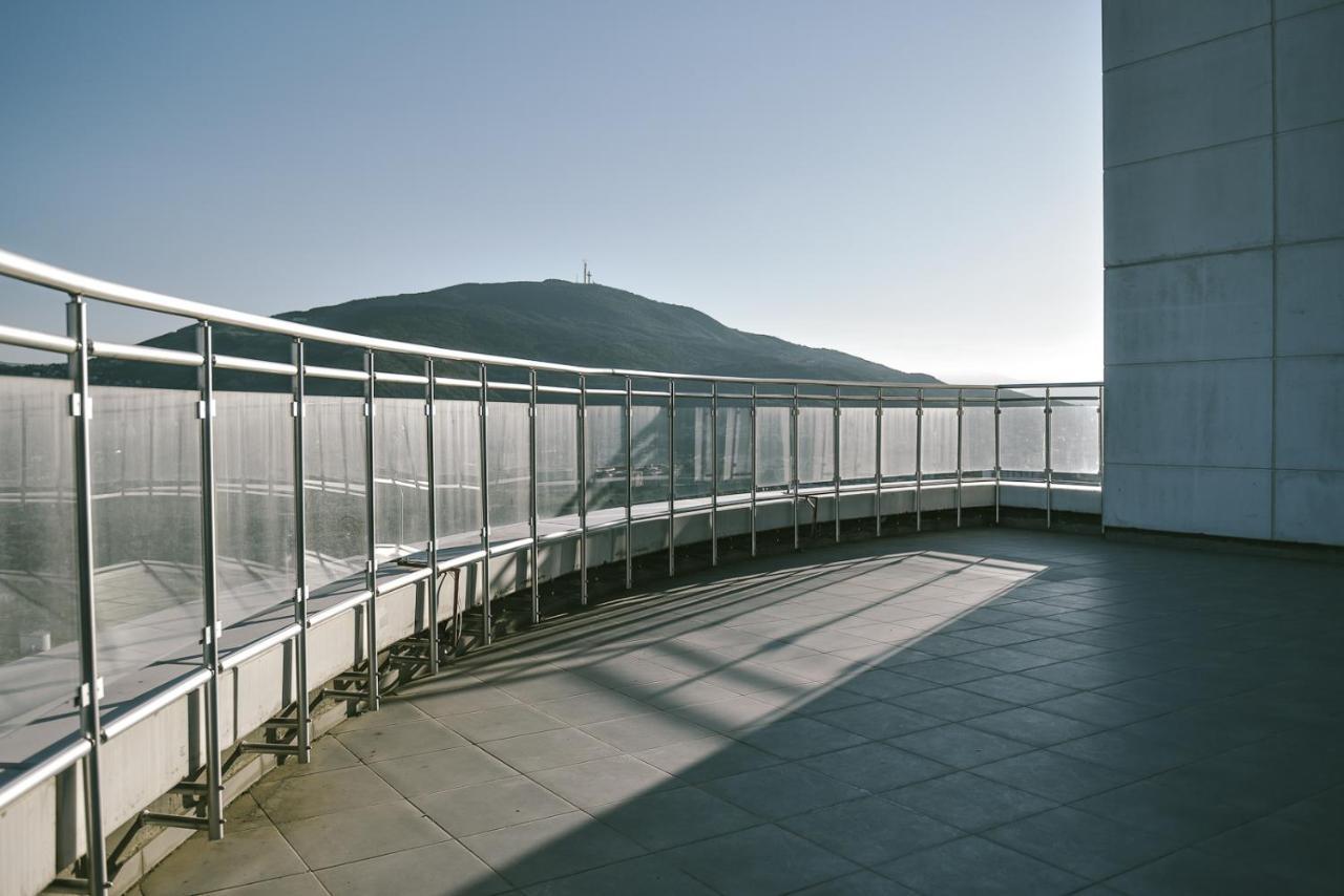 Апартаменты Sky Deluxe 3 Fitness & Spa Скопье Экстерьер фото